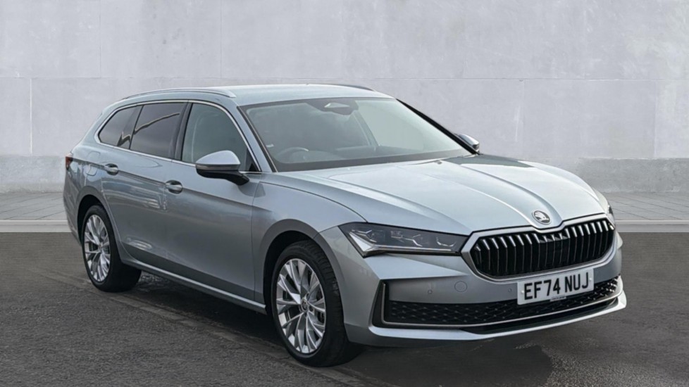 Main listing image - Skoda Superb Estate