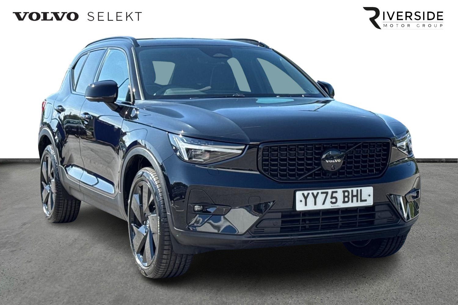Main listing image - Volvo XC40