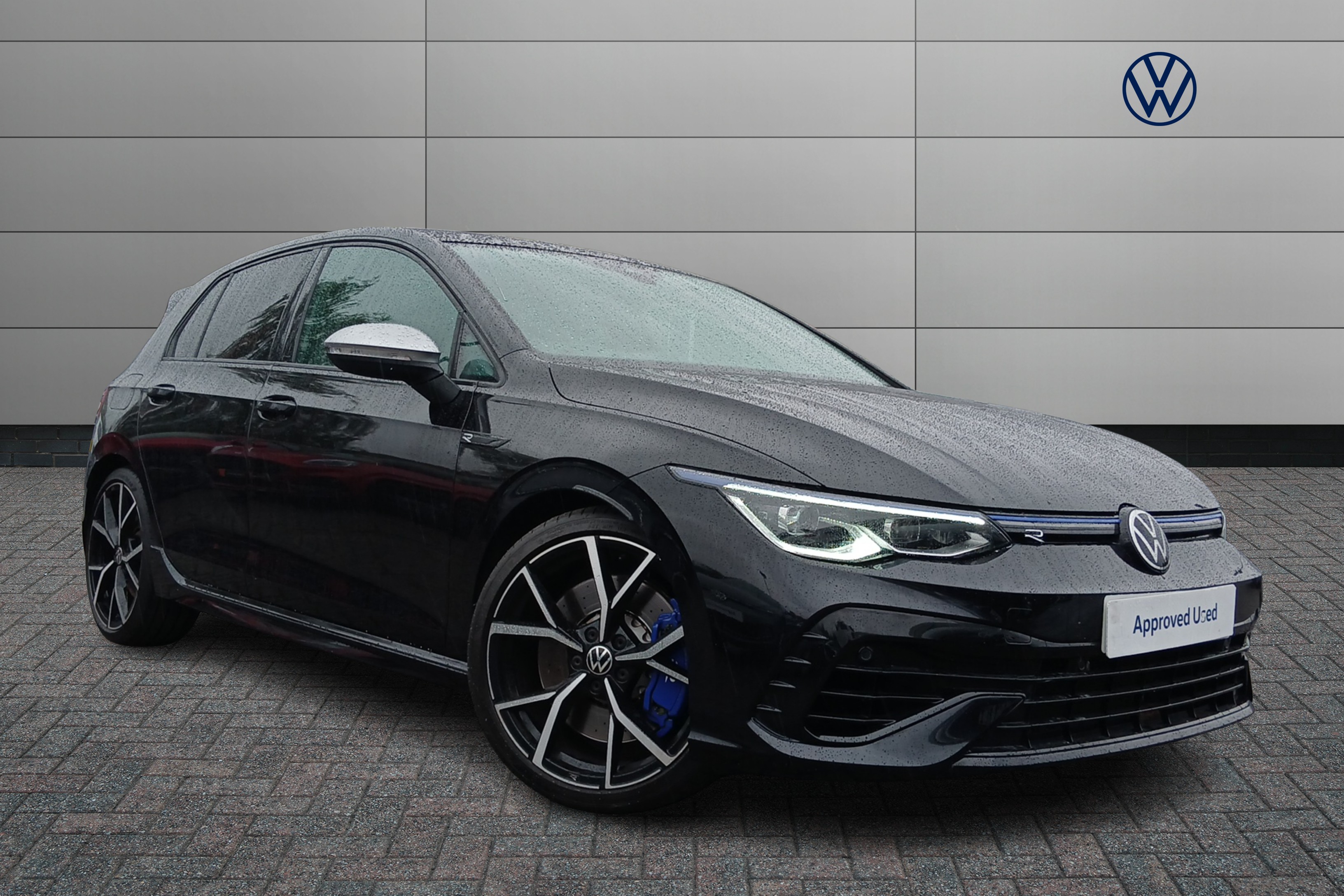 Main listing image - Volkswagen Golf R
