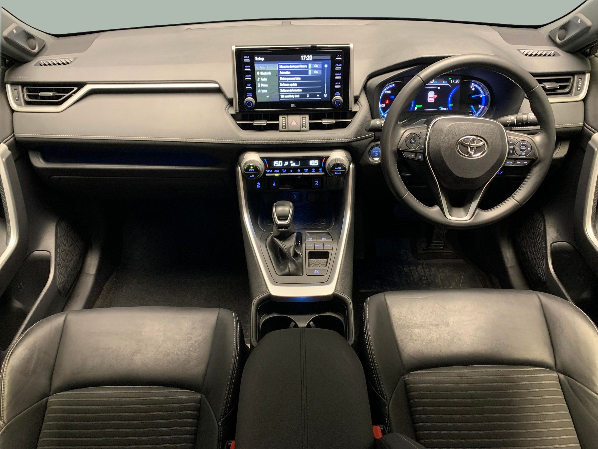 Main listing image - Toyota RAV4