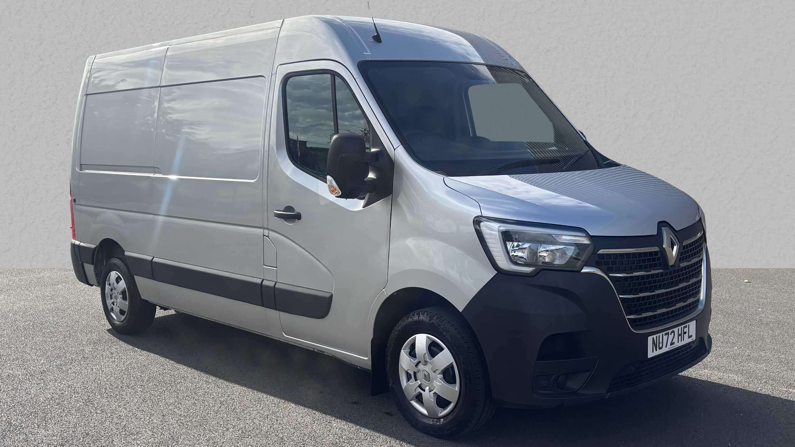 Main listing image - Renault Master