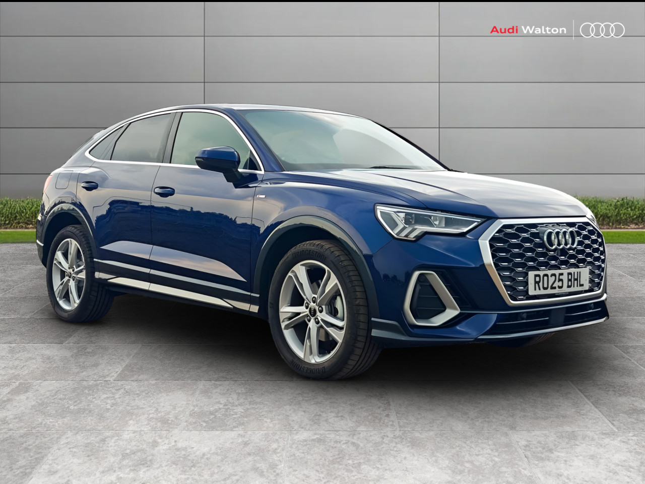 Main listing image - Audi Q3