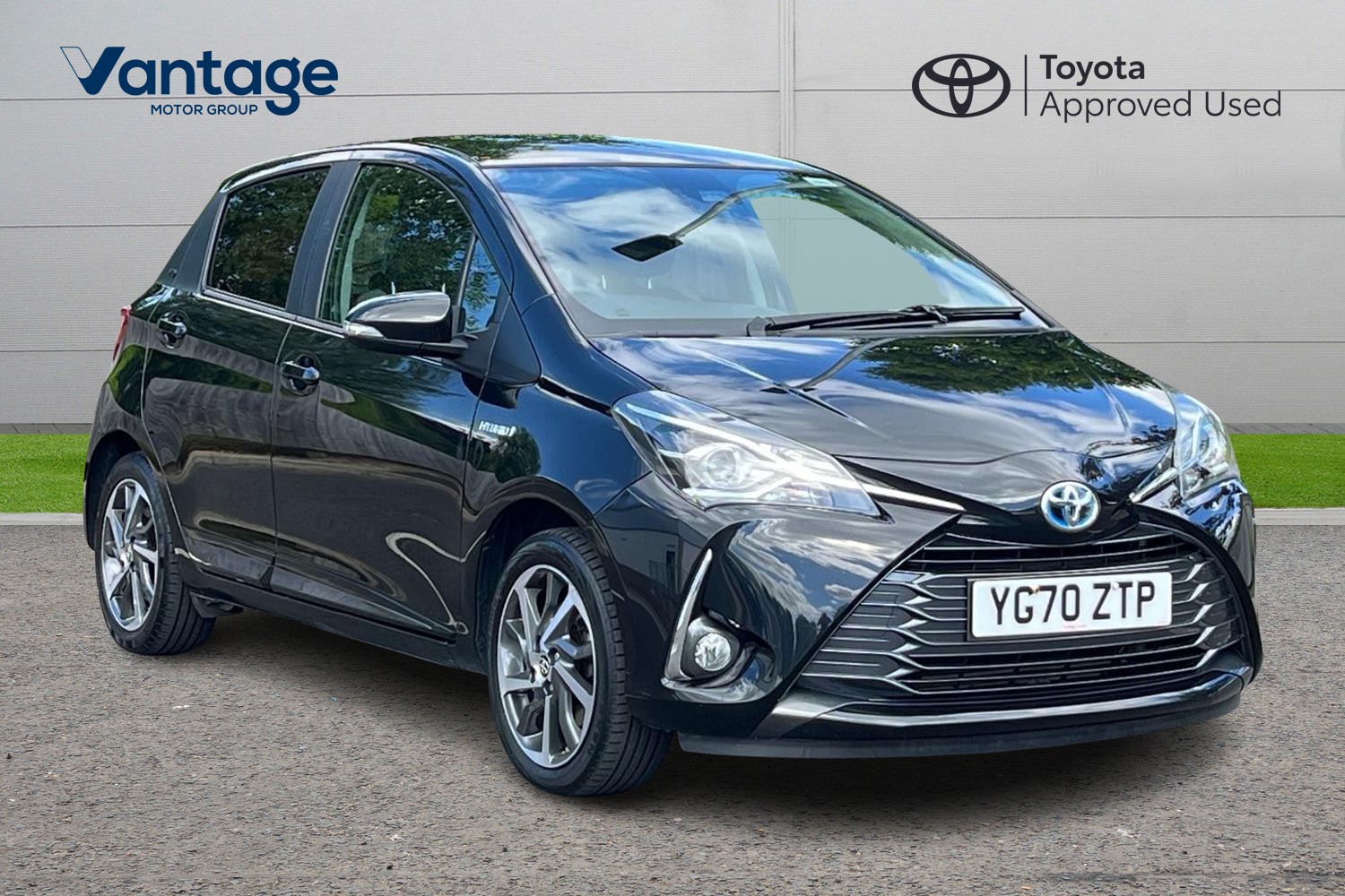 Main listing image - Toyota Yaris