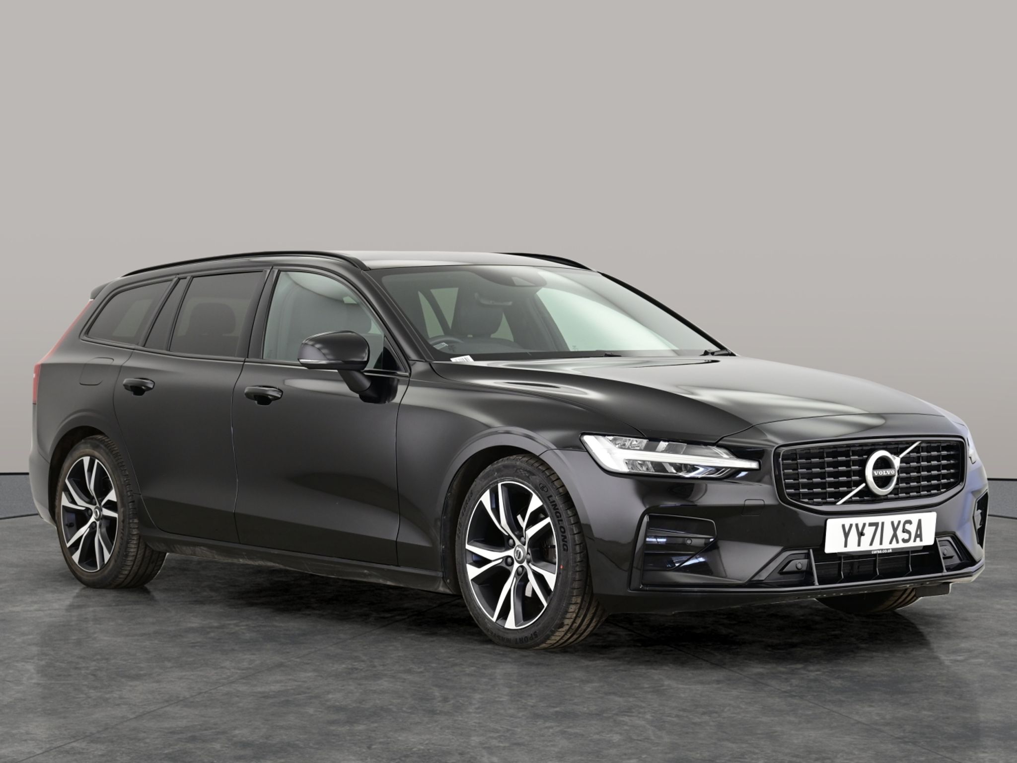 Main listing image - Volvo V60