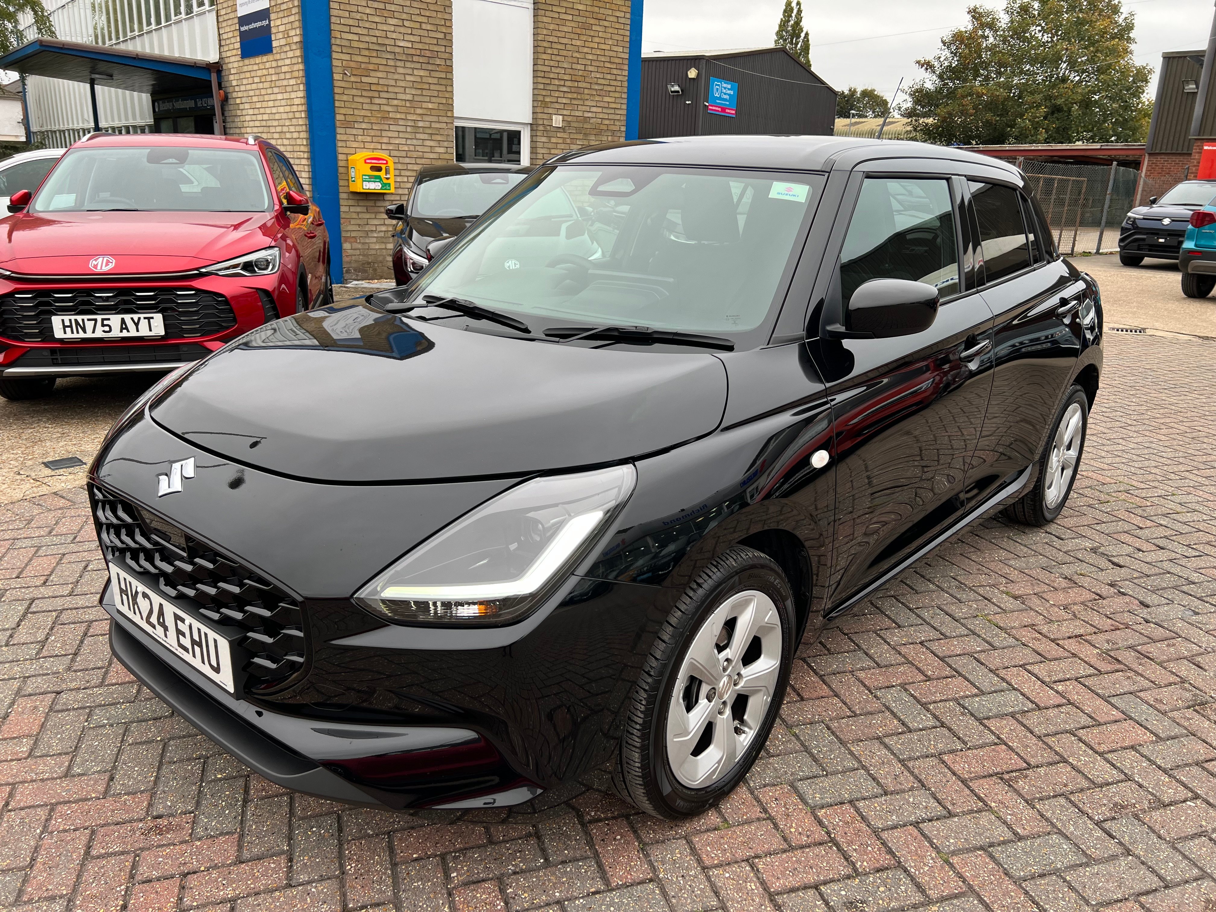 Main listing image - Suzuki Swift