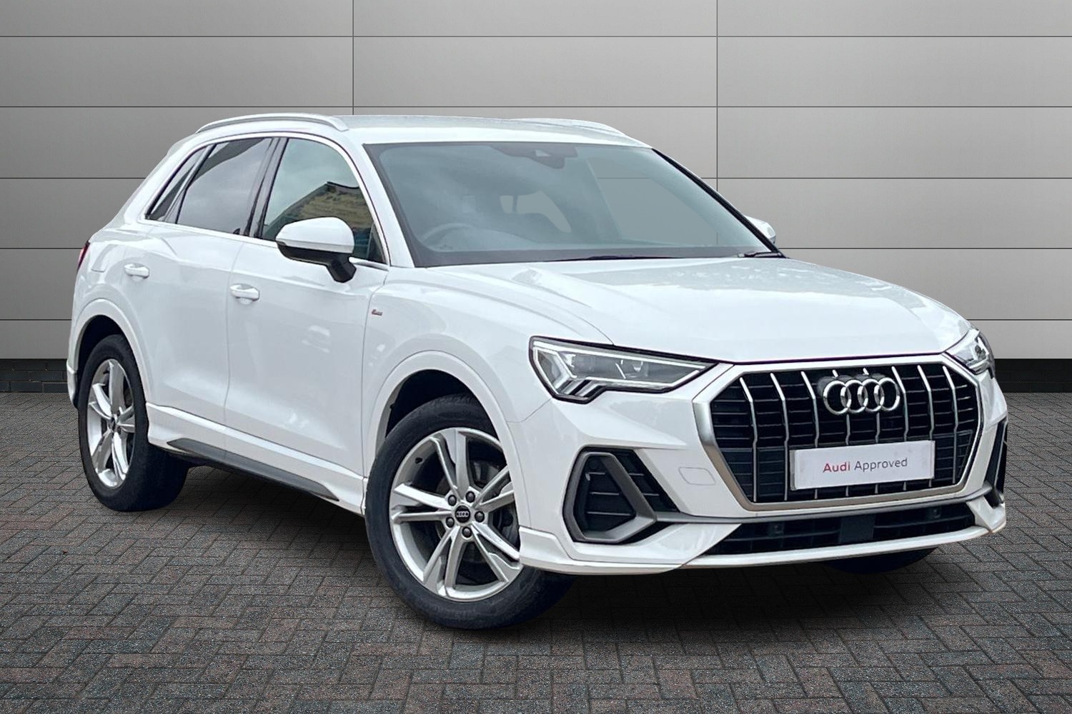 Main listing image - Audi Q3