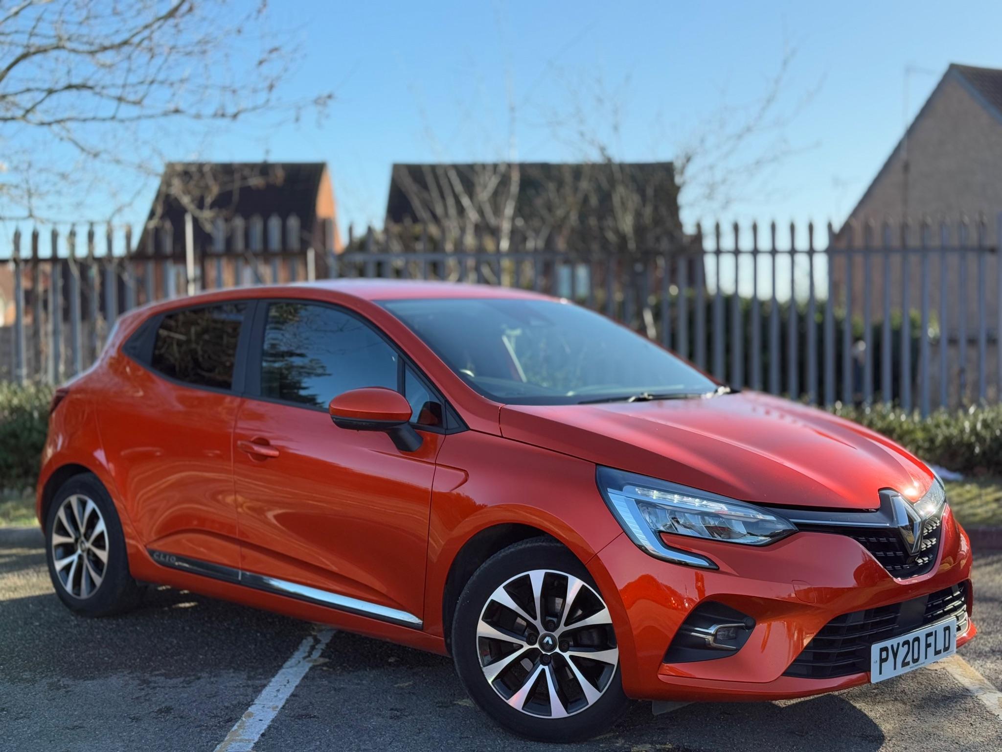 Main listing image - Renault Clio