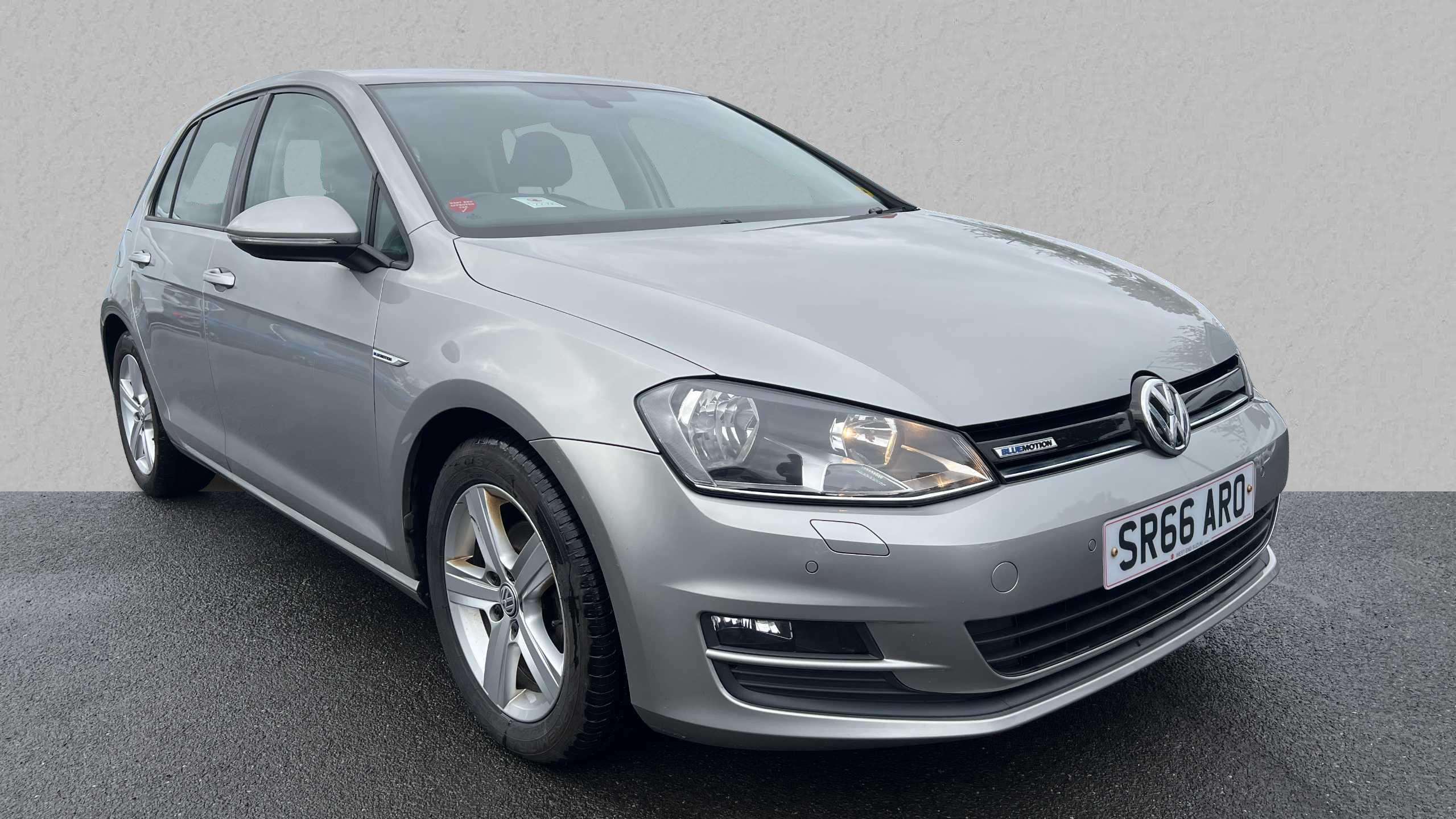 Main listing image - Volkswagen Golf