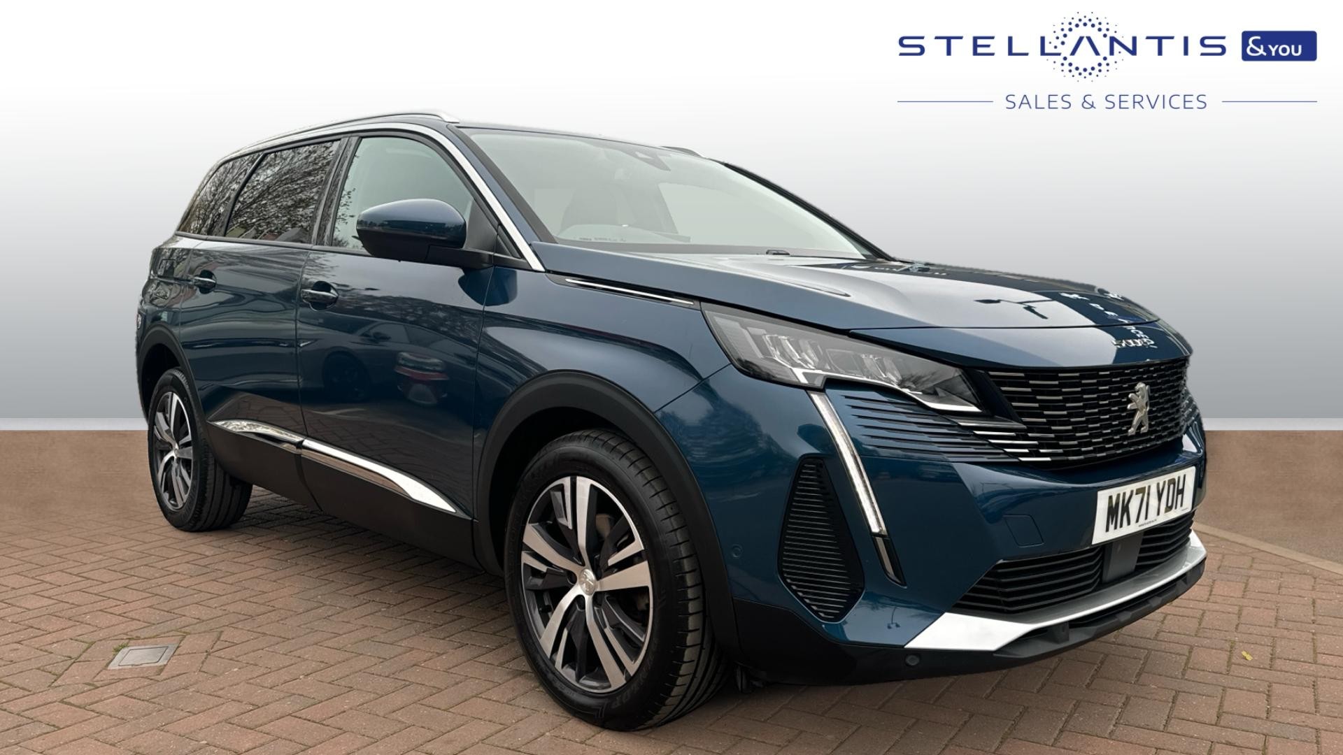 Main listing image - Peugeot 5008