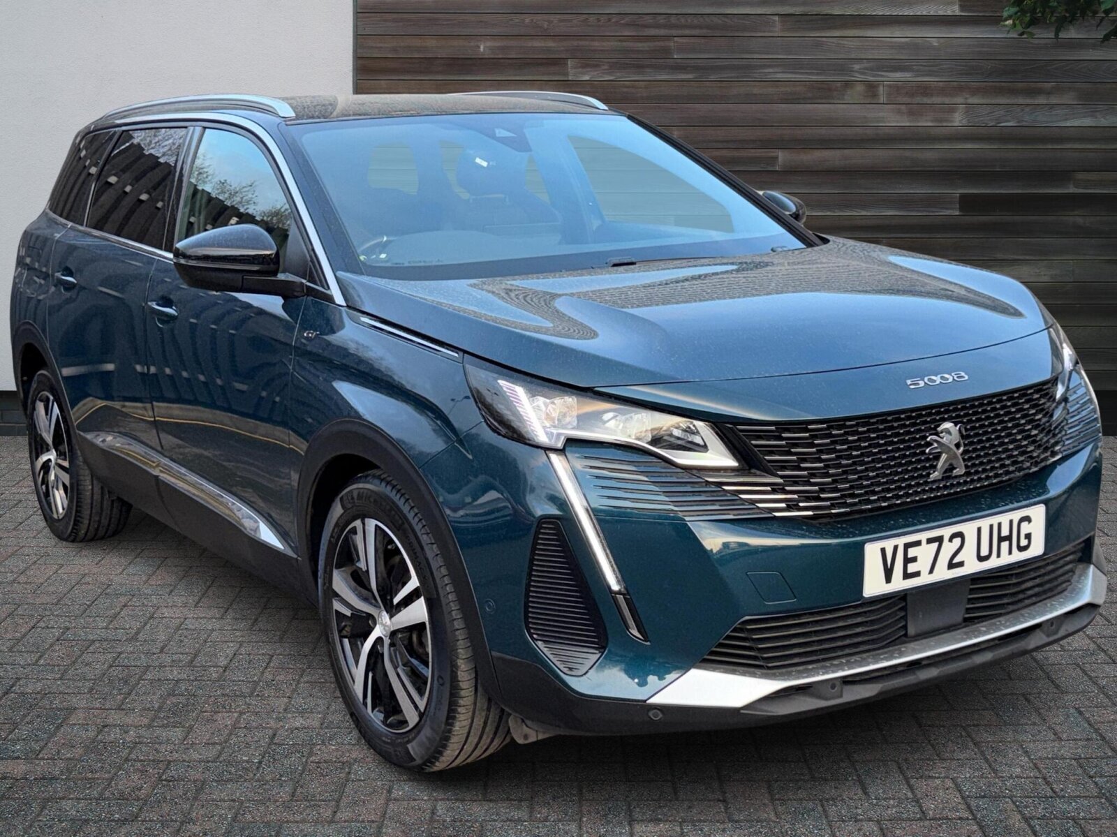 Main listing image - Peugeot 5008