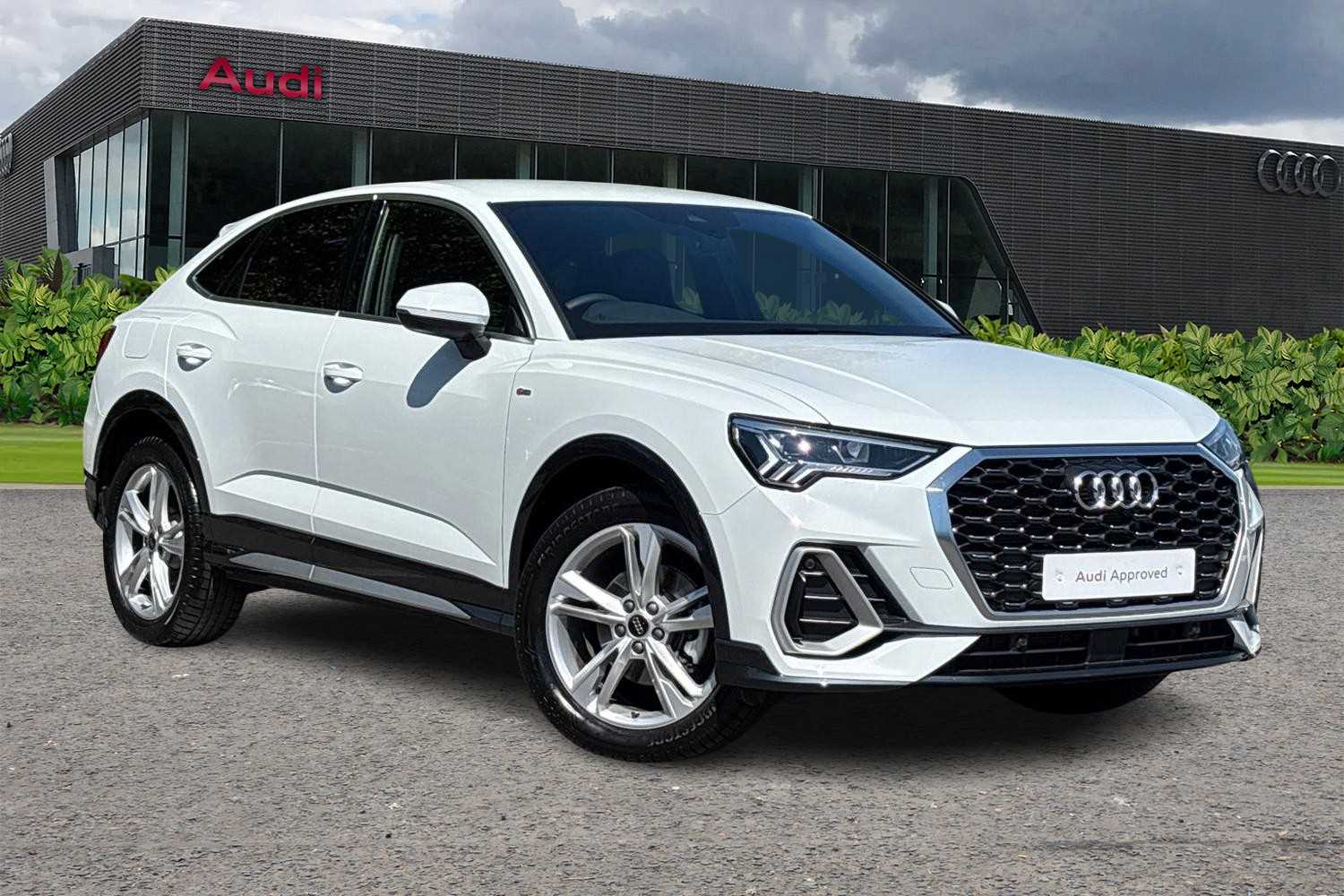 Main listing image - Audi Q3