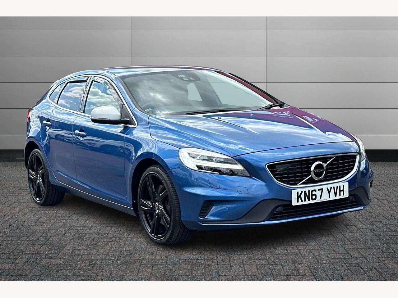 Main listing image - Volvo V40