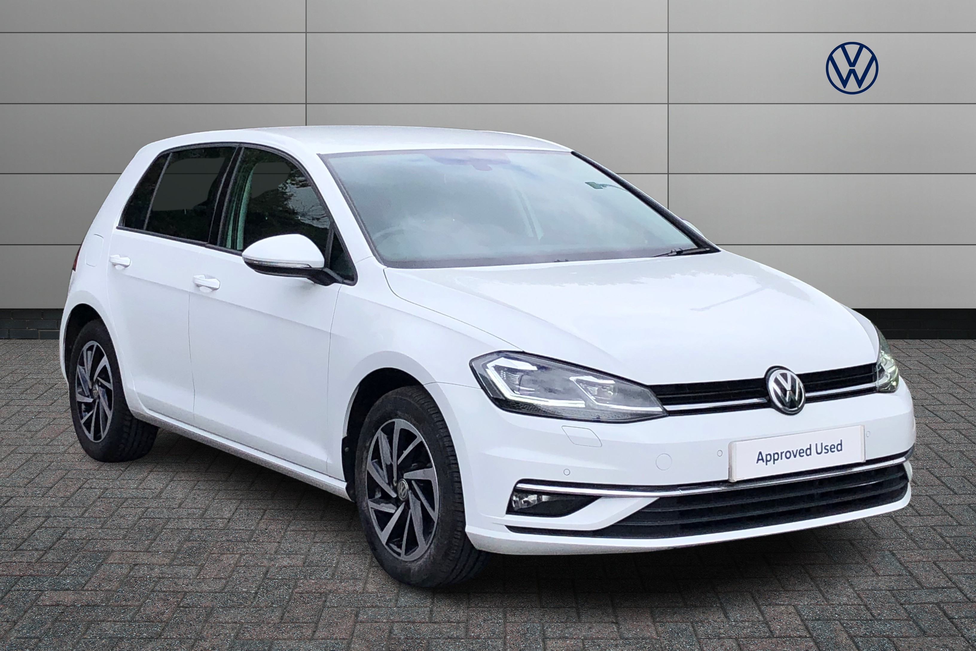 Main listing image - Volkswagen Golf