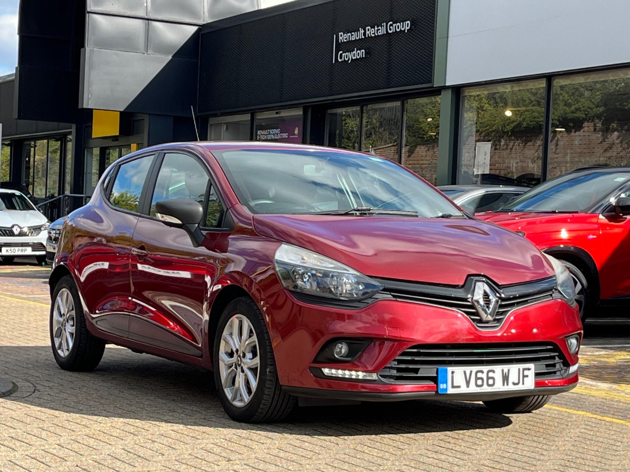 Main listing image - Renault Clio