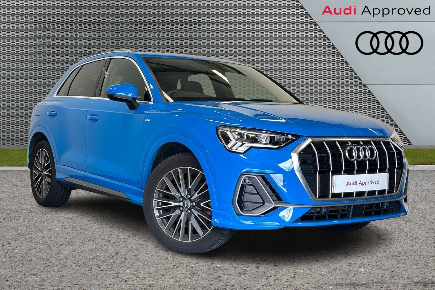 Main listing image - Audi Q3