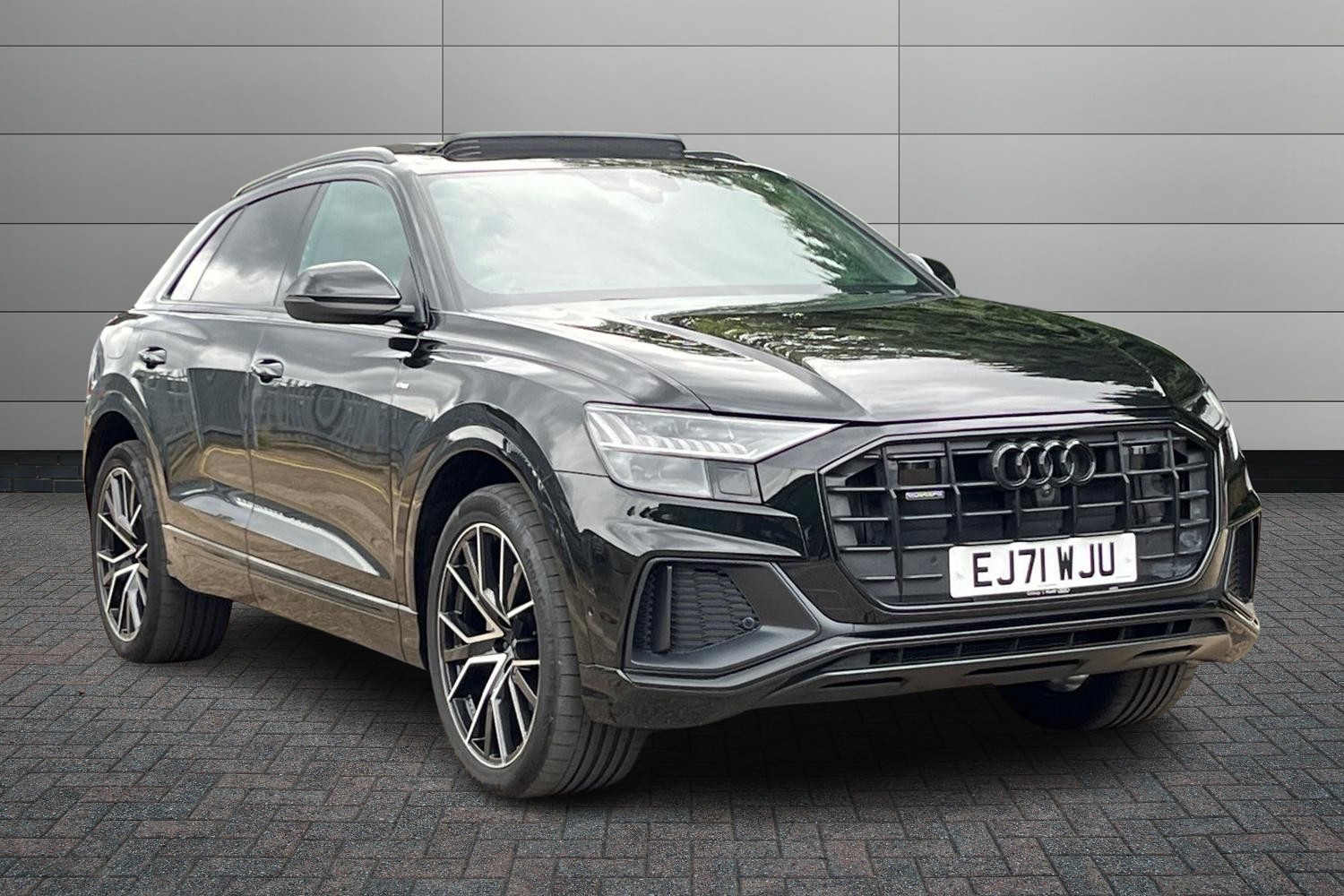 Main listing image - Audi Q8