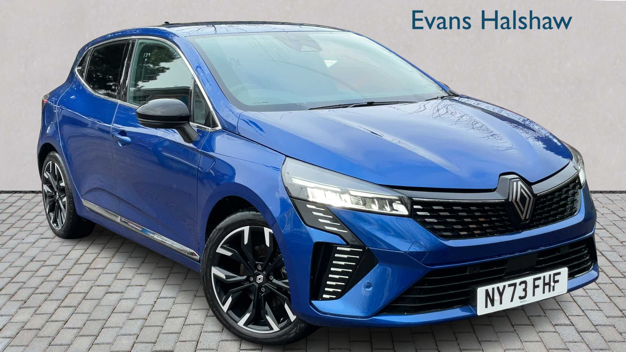 Main listing image - Renault Clio