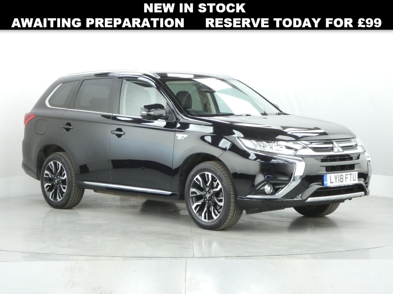 Main listing image - Mitsubishi Outlander