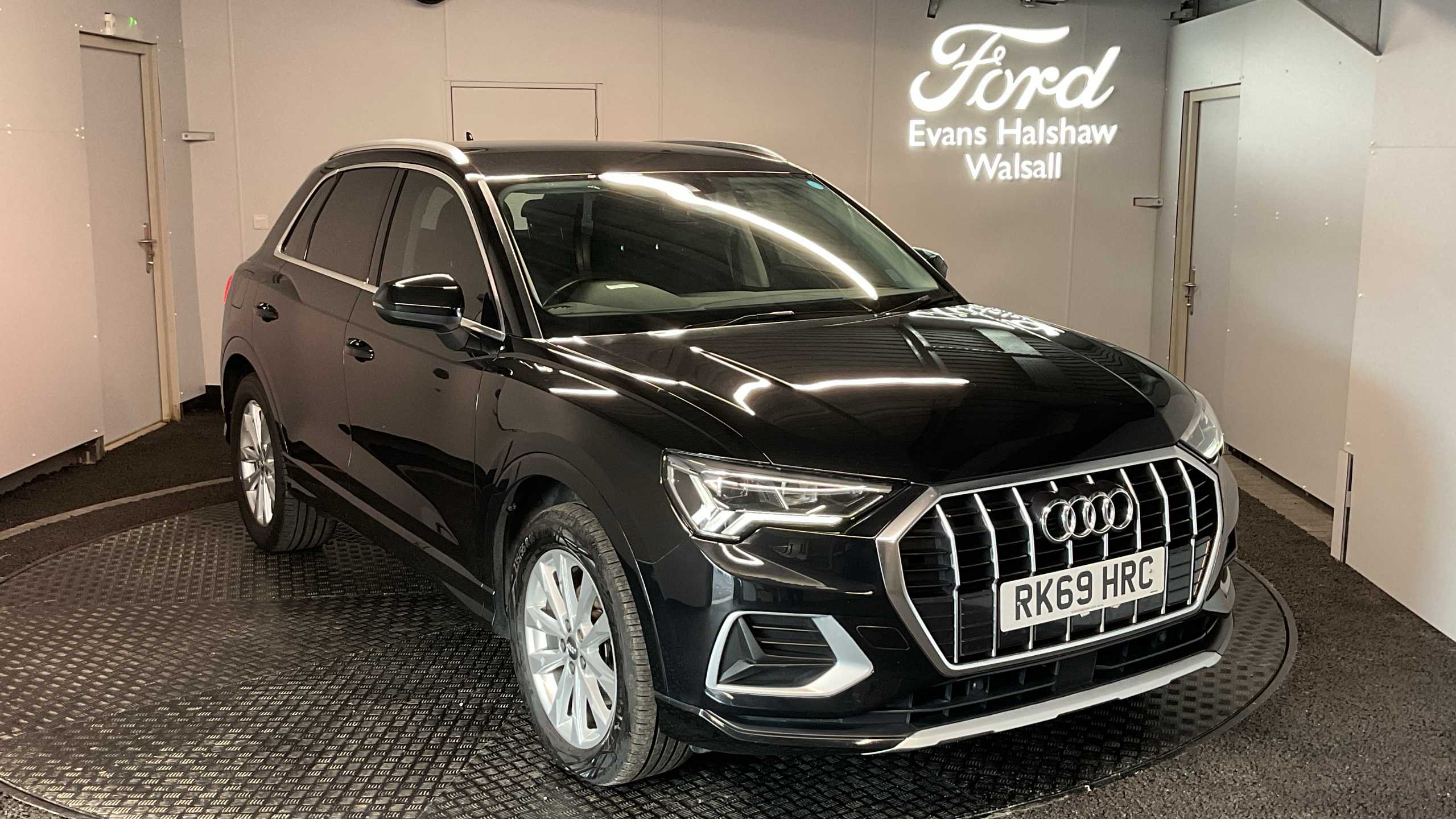 Main listing image - Audi Q3
