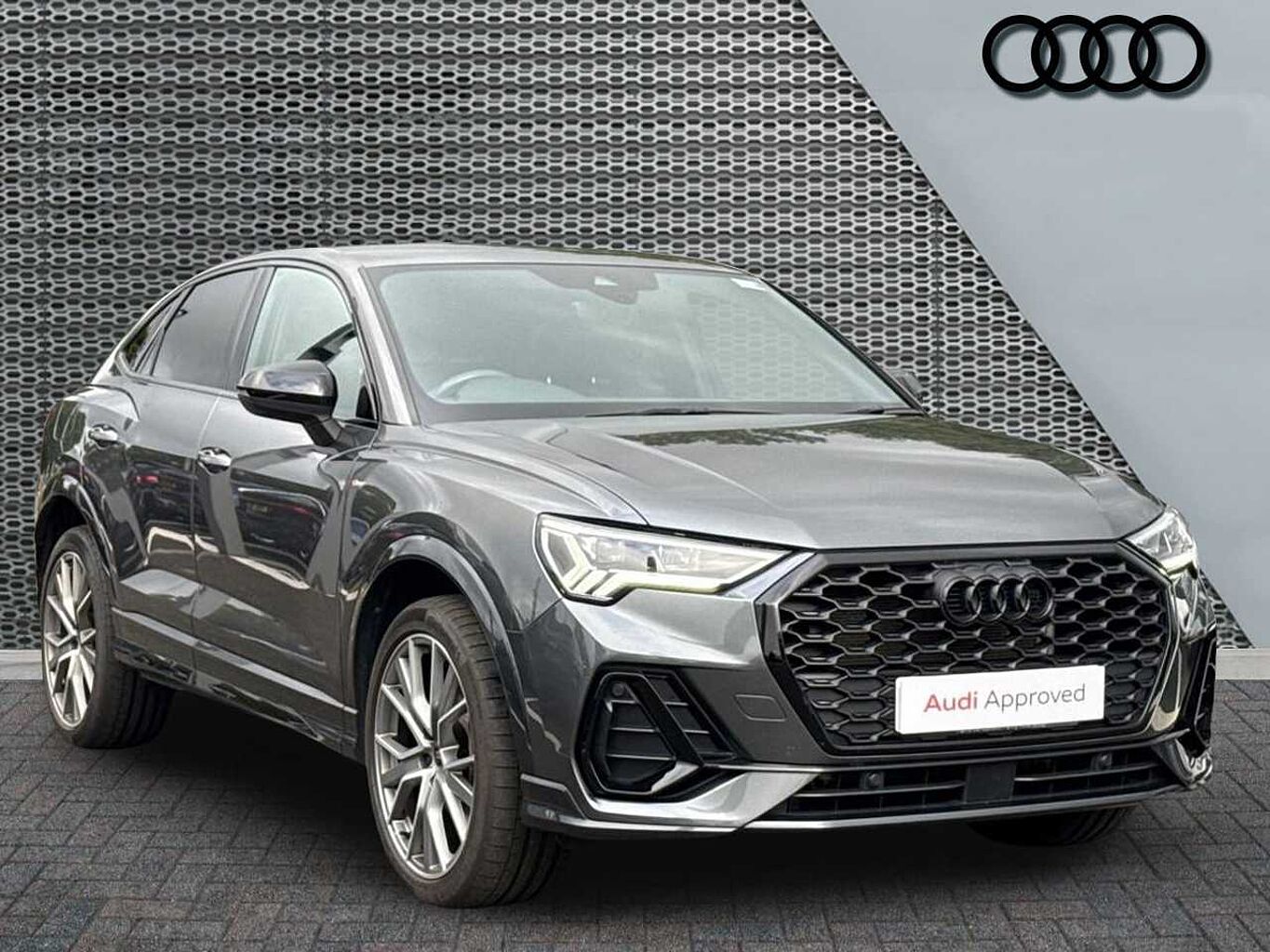 Main listing image - Audi Q3