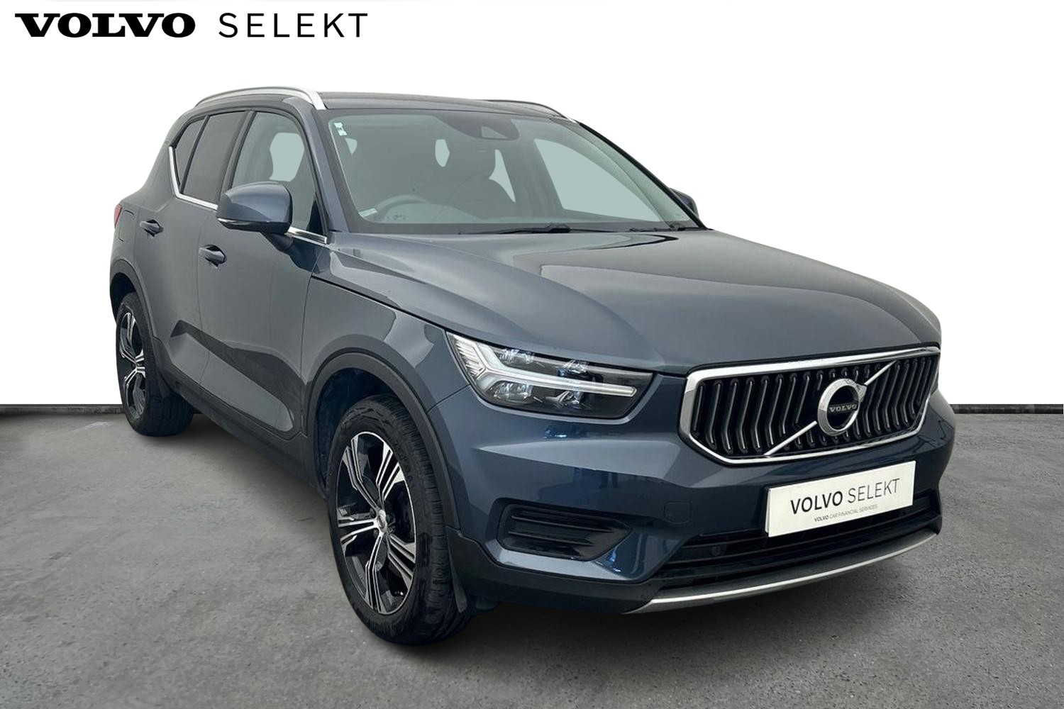 Main listing image - Volvo XC40 Recharge