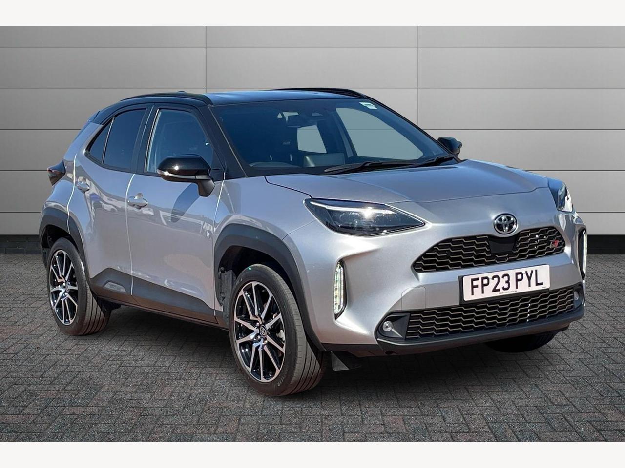 Main listing image - Toyota Yaris Cross
