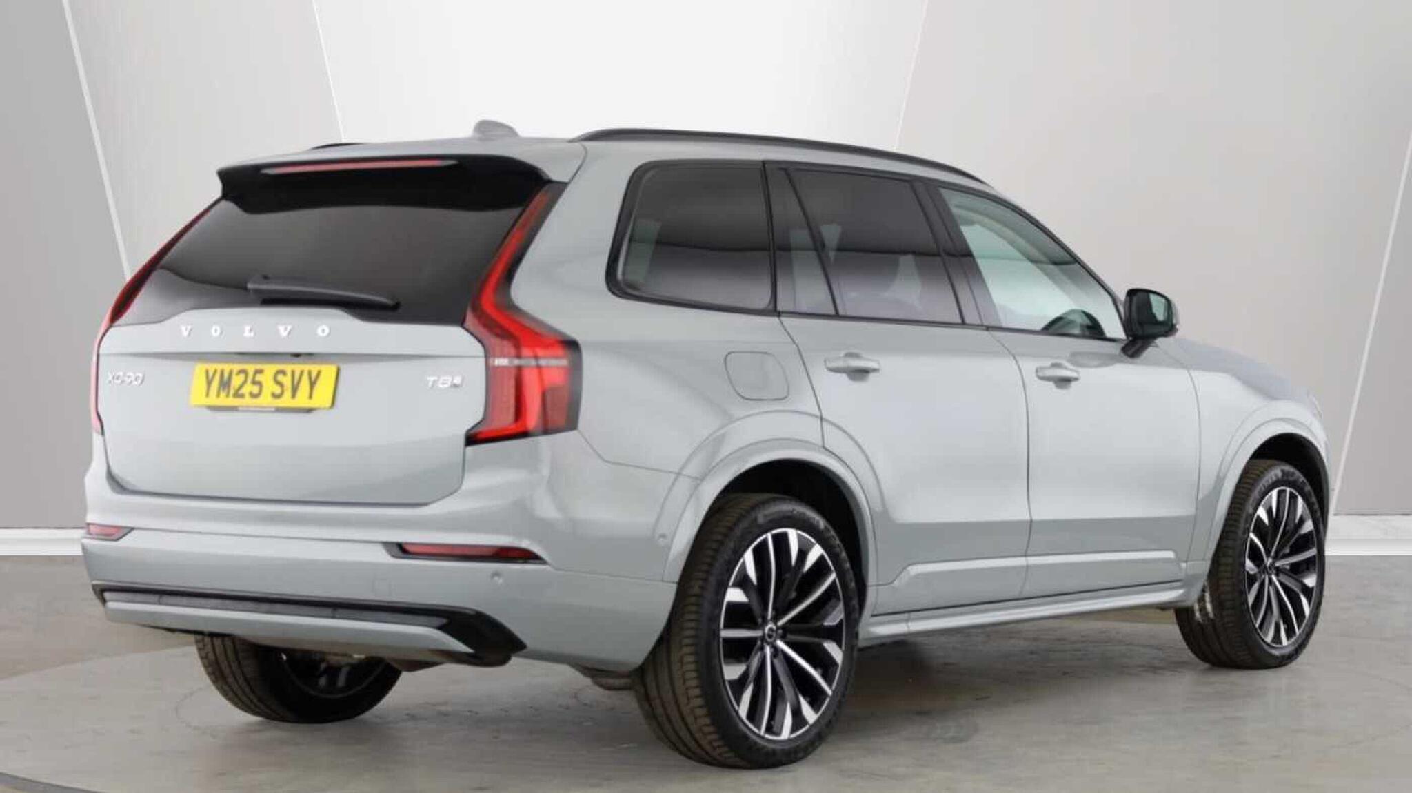 Main listing image - Volvo XC90