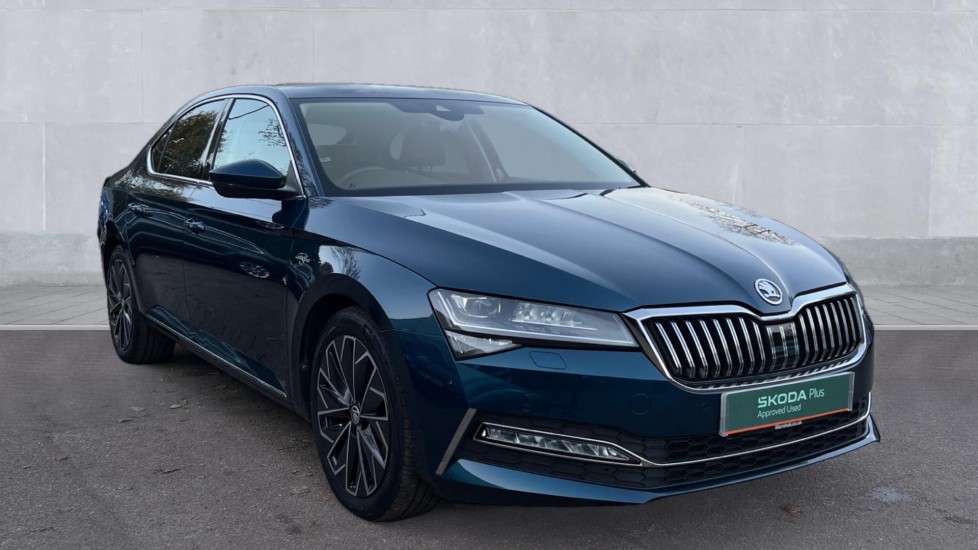 Main listing image - Skoda Superb