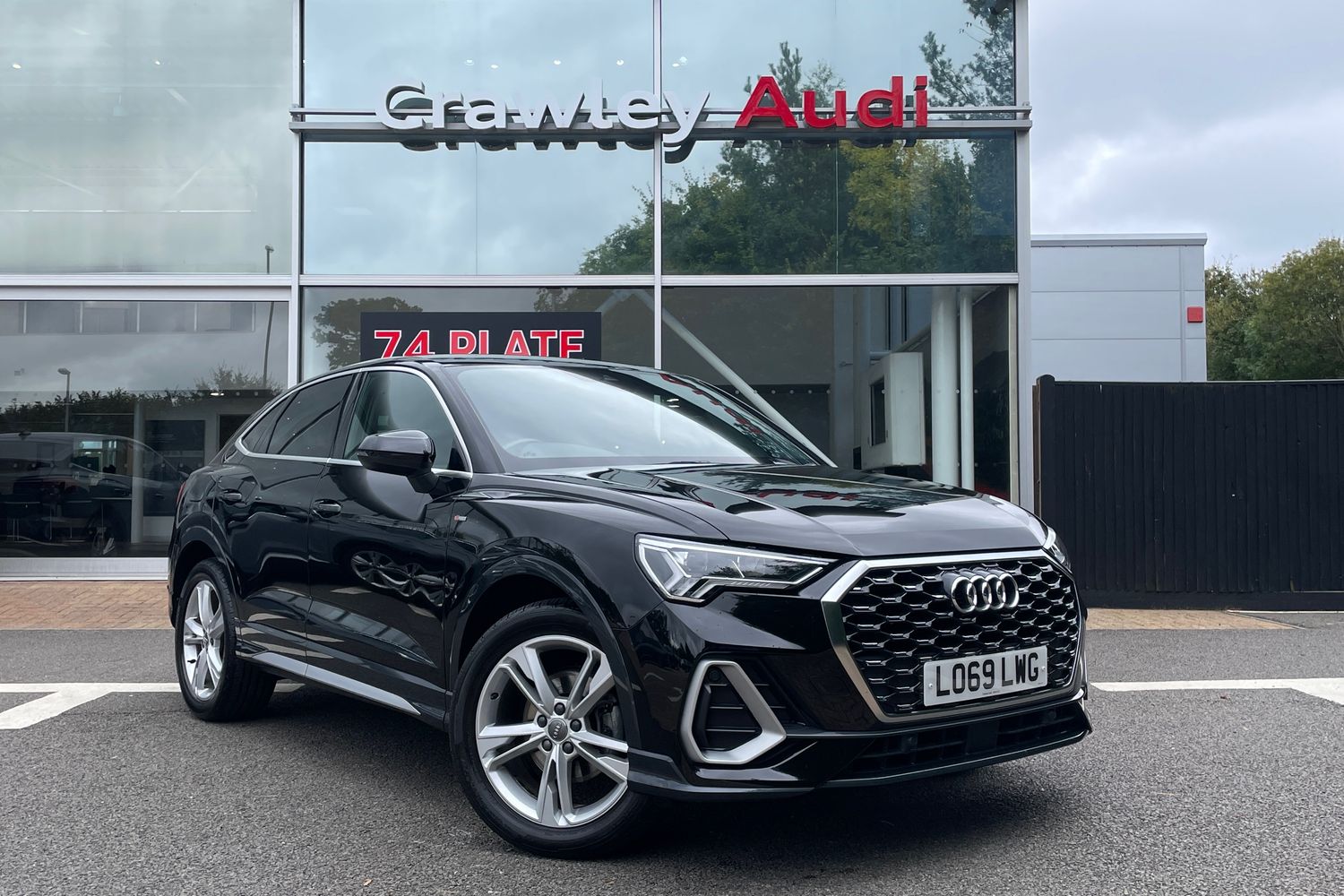 Main listing image - Audi Q3