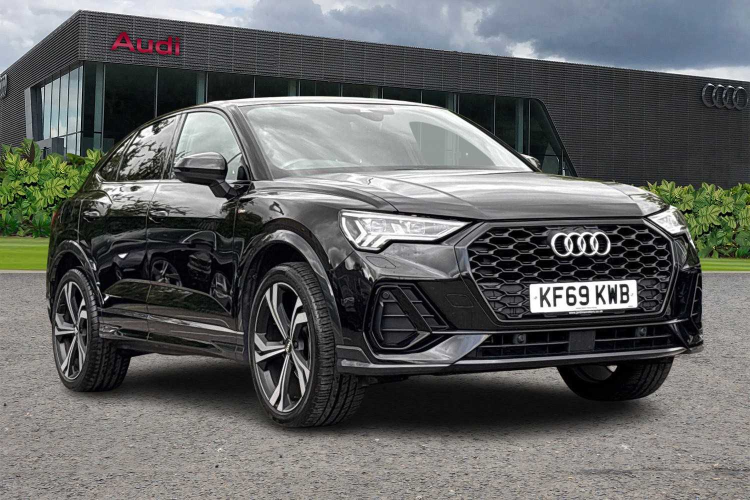 Main listing image - Audi Q3