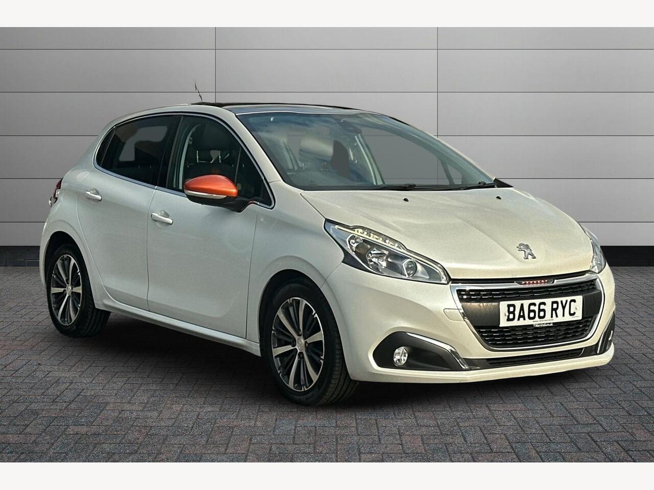 Main listing image - Peugeot 208