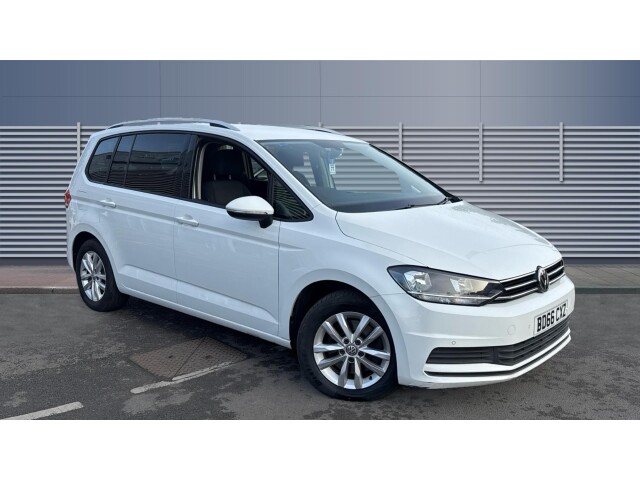 Main listing image - Volkswagen Touran