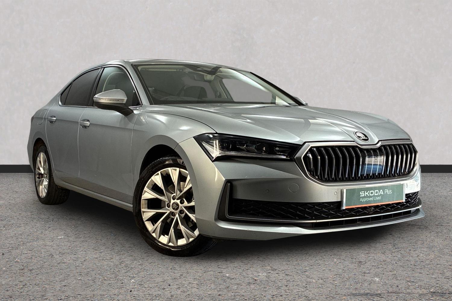 Main listing image - Skoda Superb