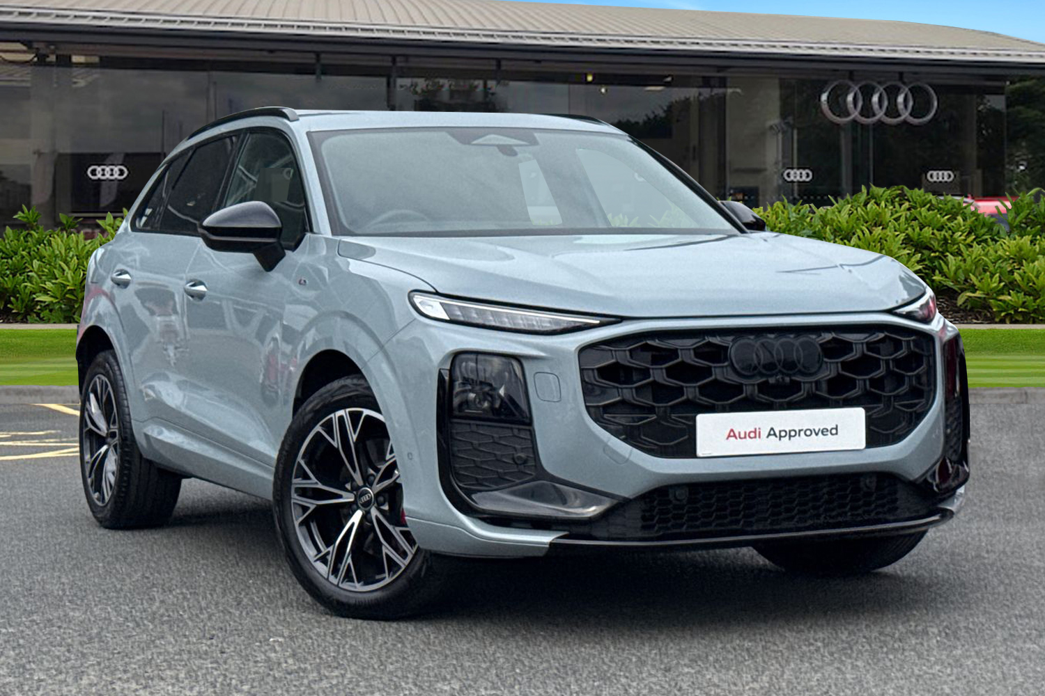 Main listing image - Audi Q3
