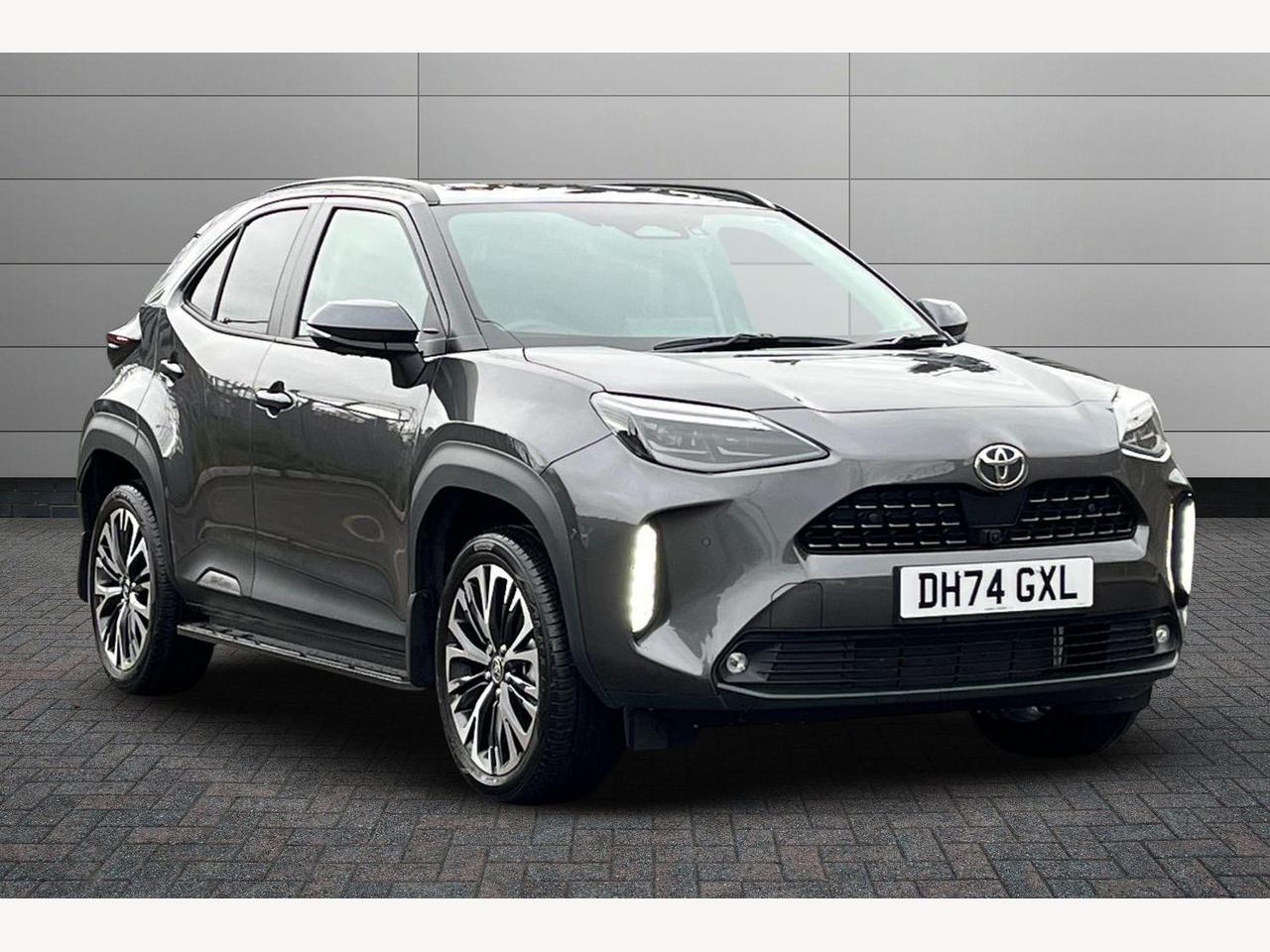 Main listing image - Toyota Yaris Cross