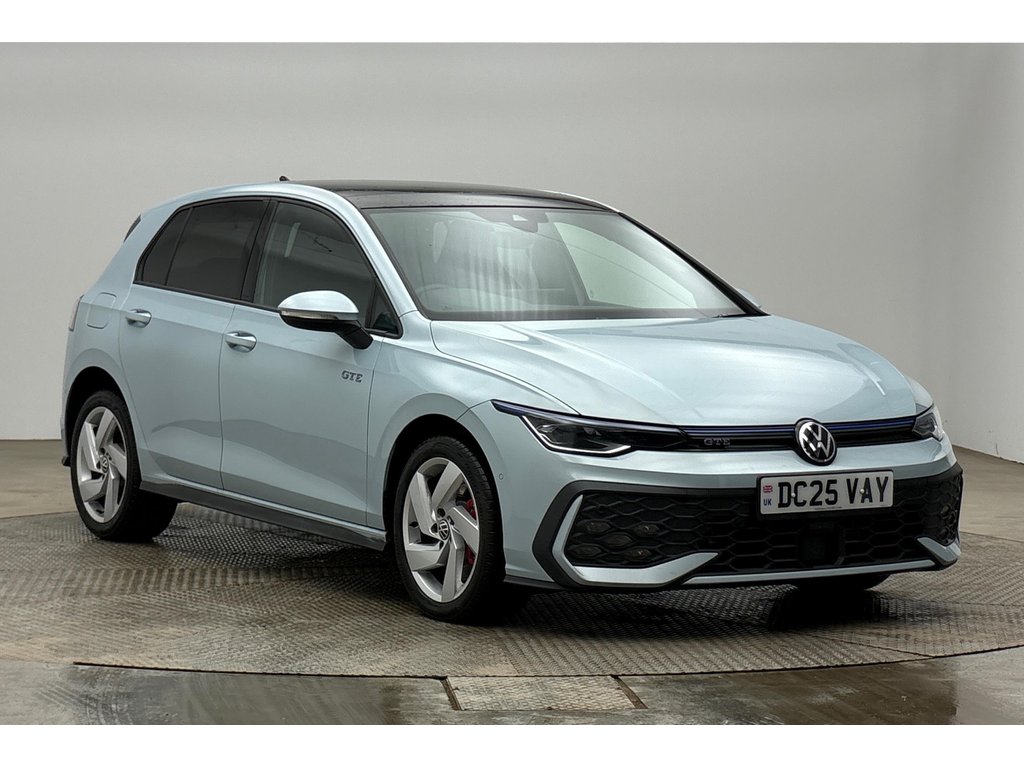 Main listing image - Volkswagen Golf GTE