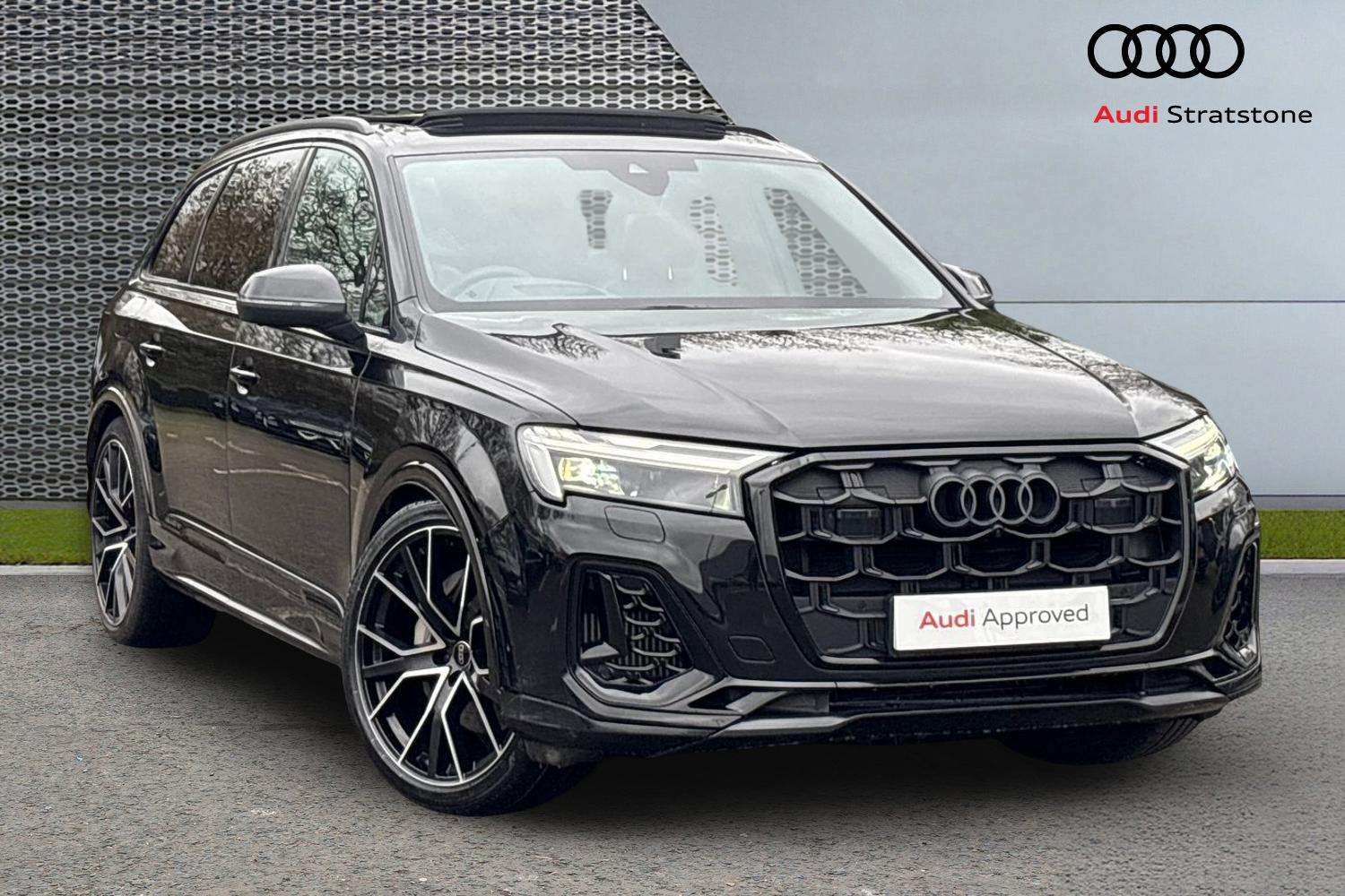Main listing image - Audi Q7