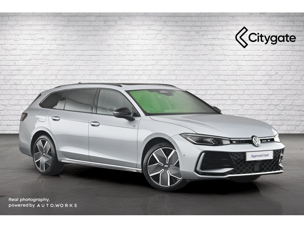 Main listing image - Volkswagen Passat