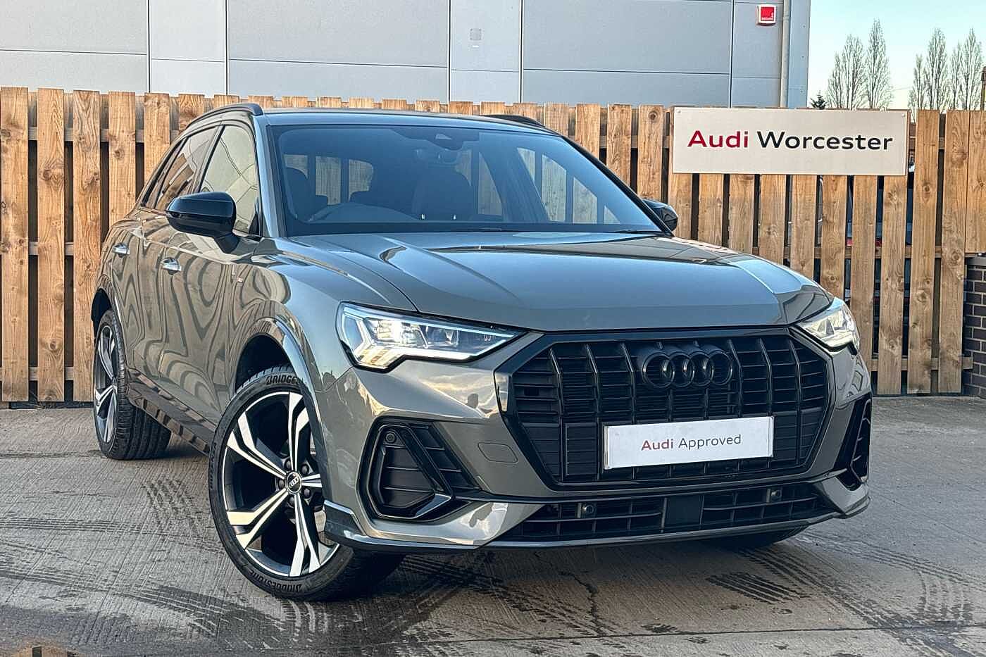 Main listing image - Audi Q3