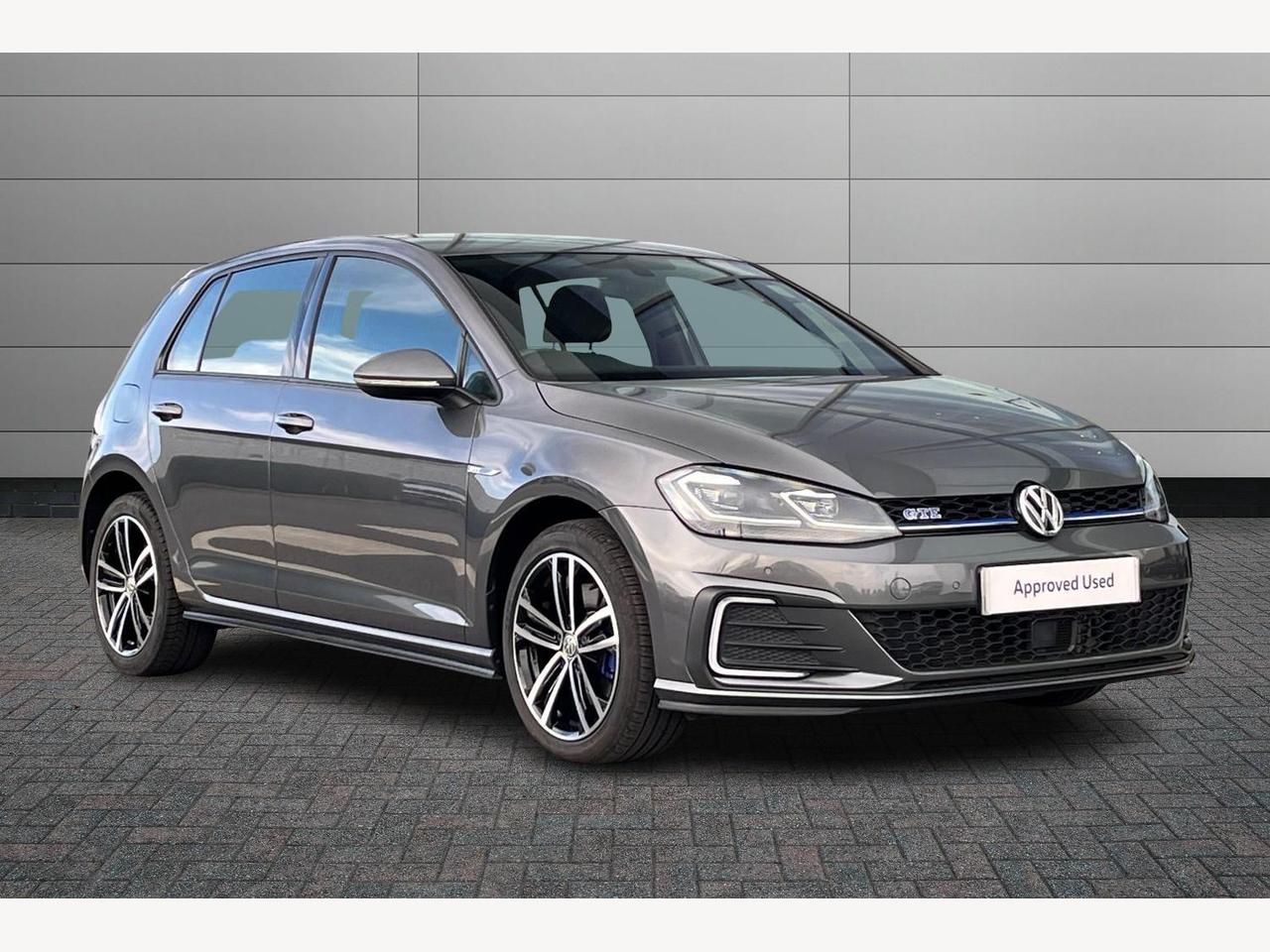 Main listing image - Volkswagen Golf GTE