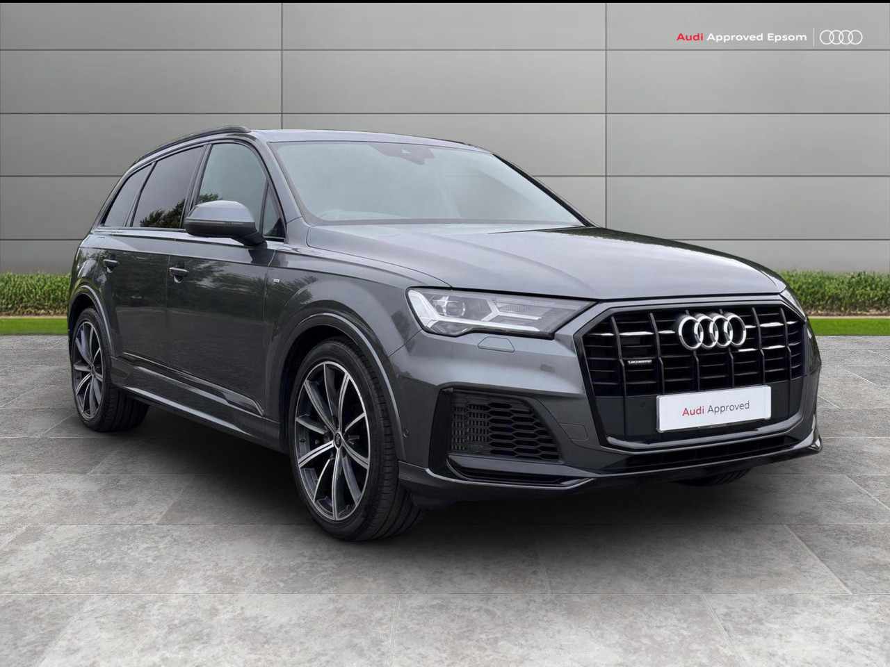 Main listing image - Audi Q7