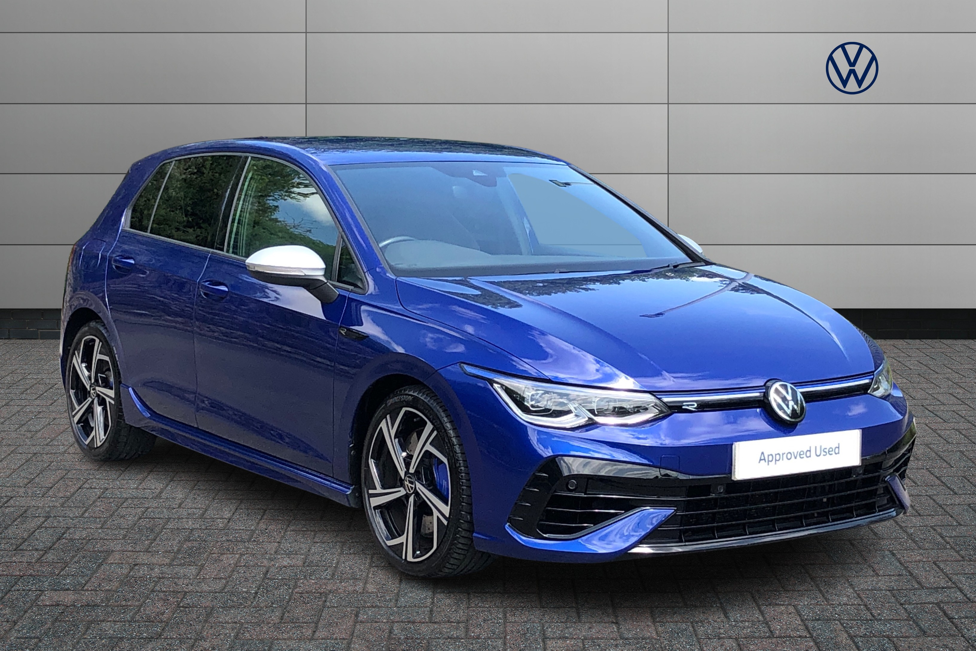 Main listing image - Volkswagen Golf R