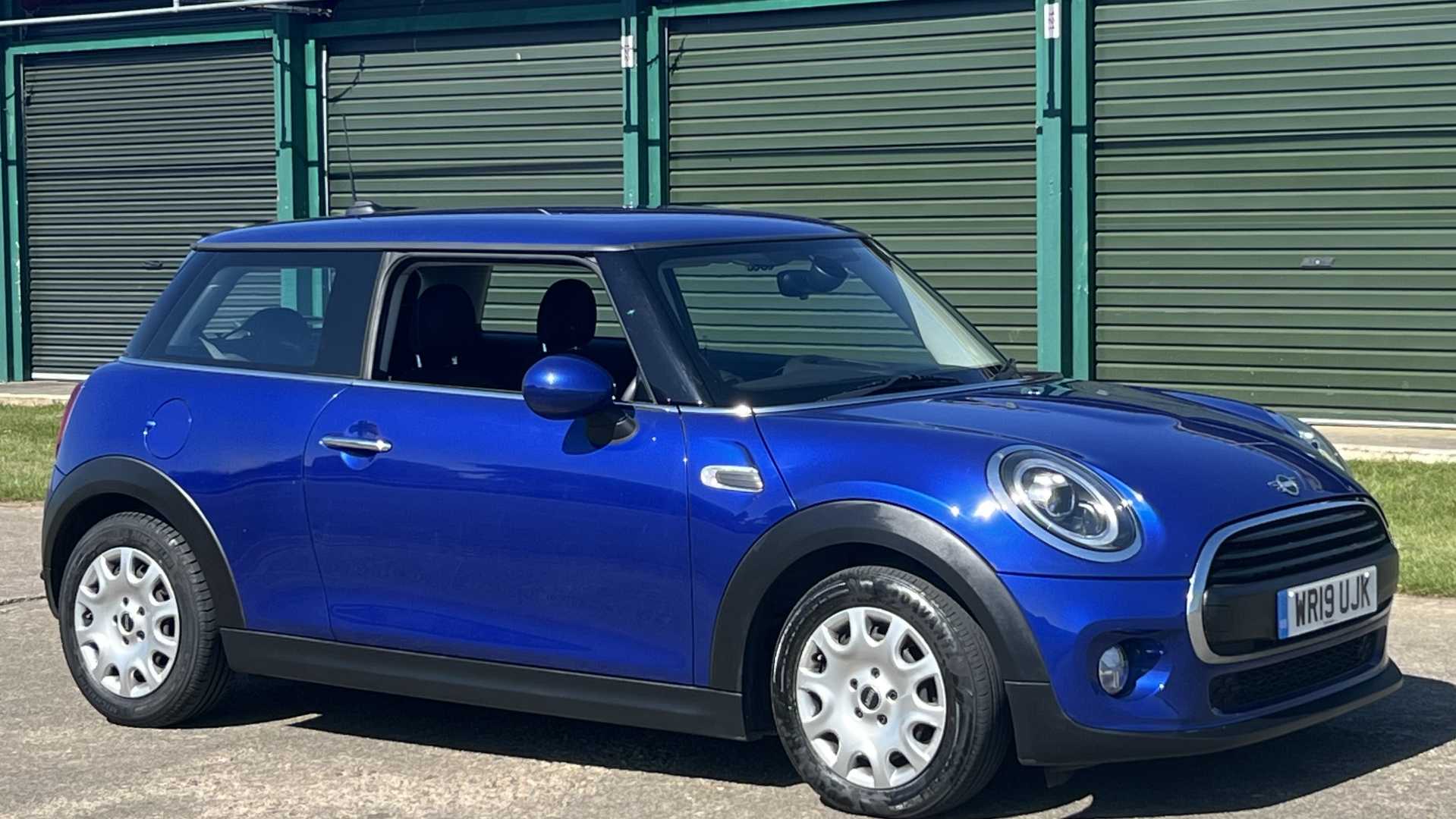 Main listing image - MINI Hatchback