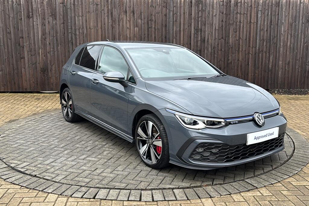 Main listing image - Volkswagen Golf GTE