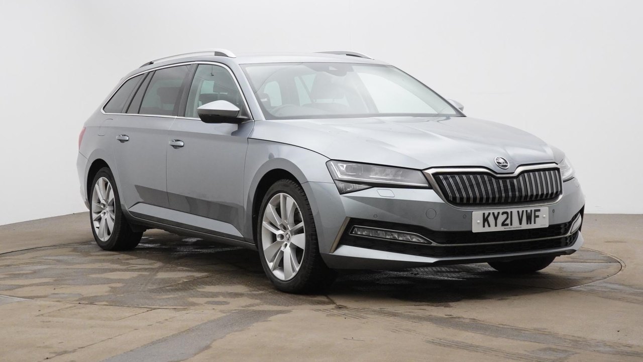 Main listing image - Skoda Superb Estate