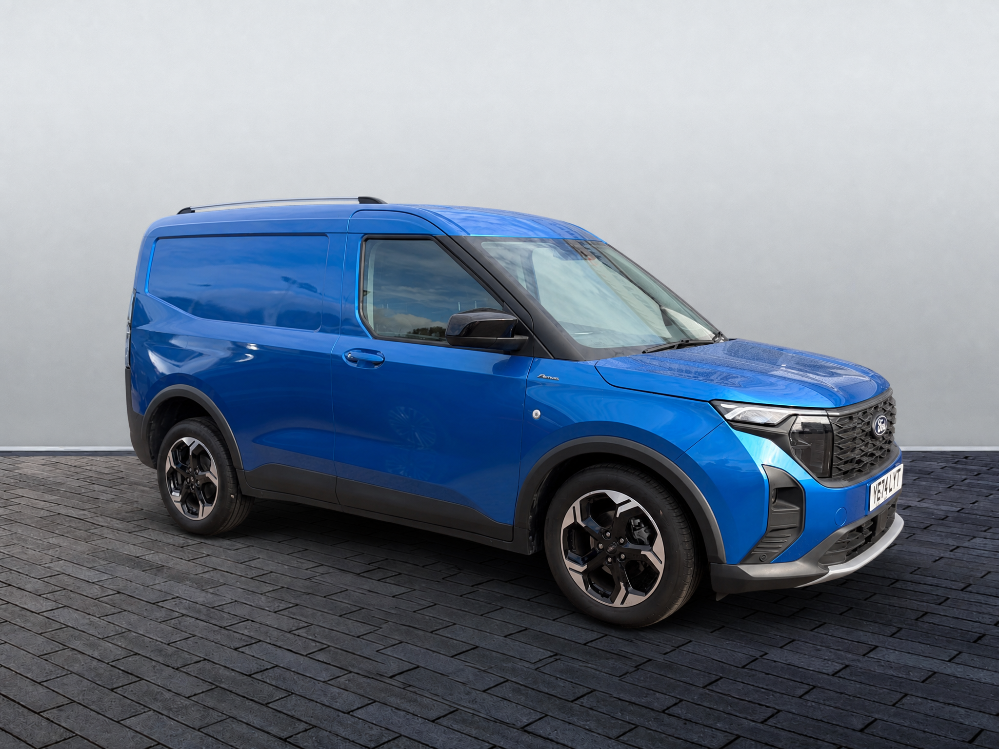 Main listing image - Ford Transit Courier