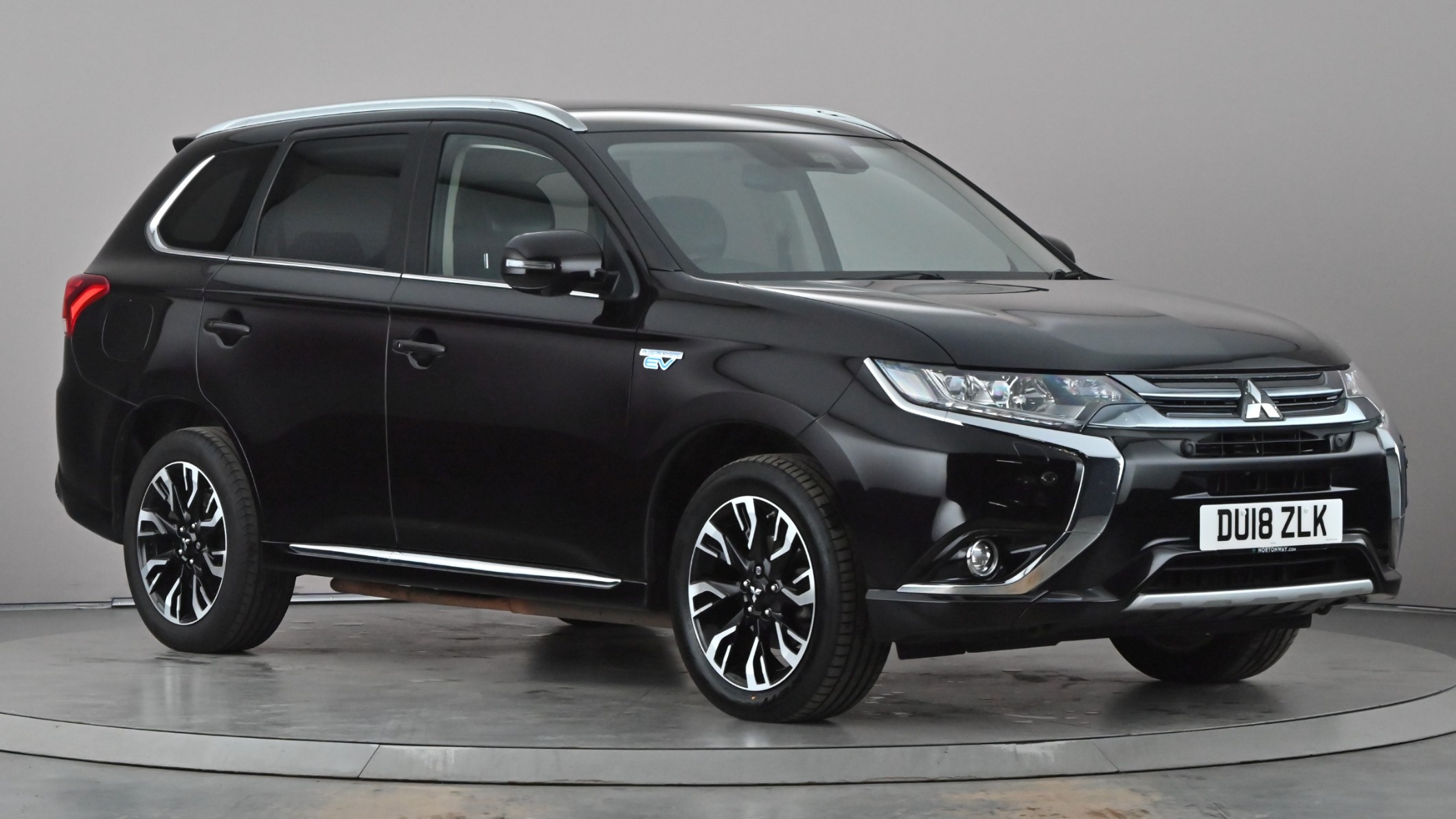 Main listing image - Mitsubishi Outlander