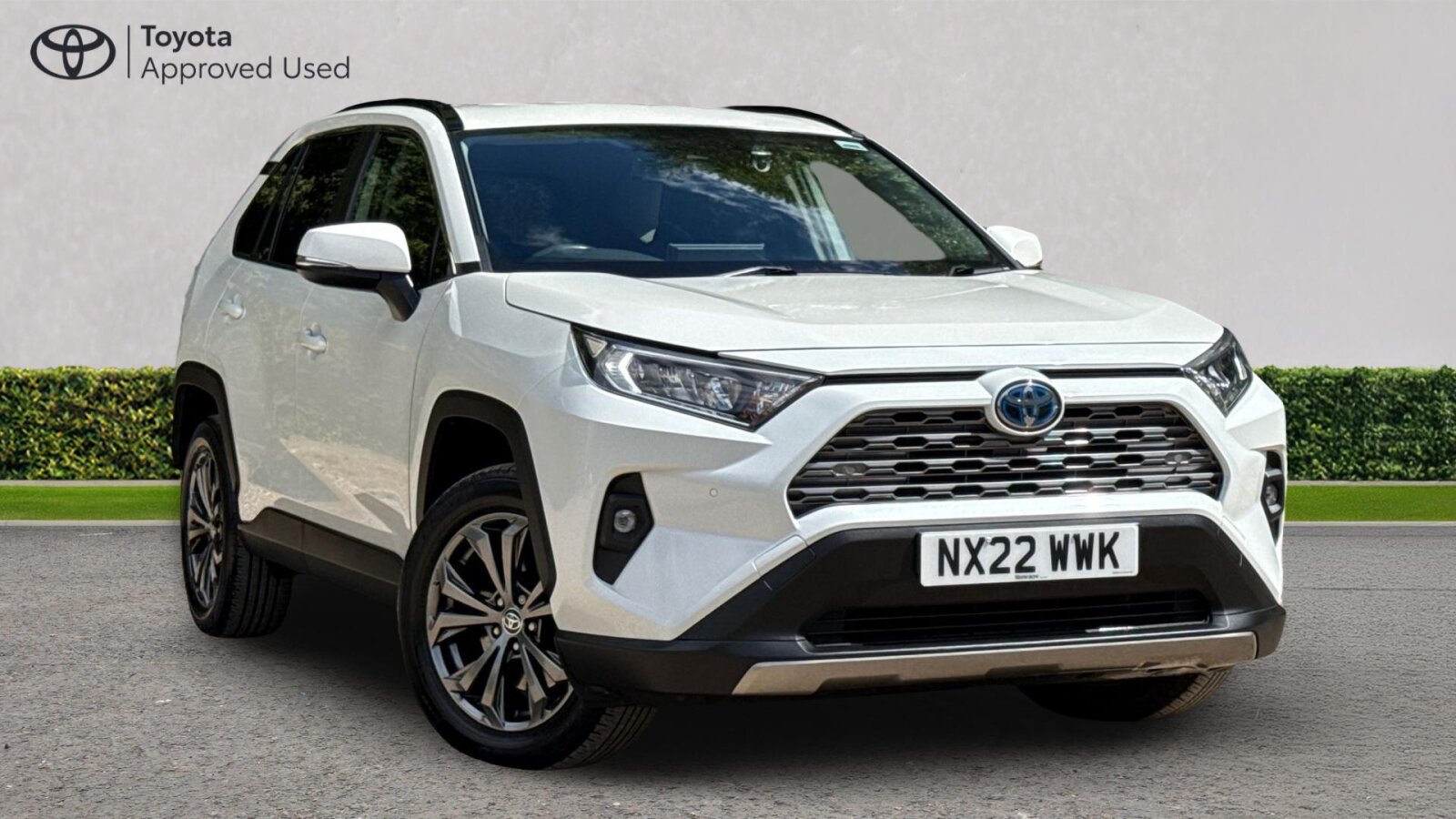 Main listing image - Toyota RAV4