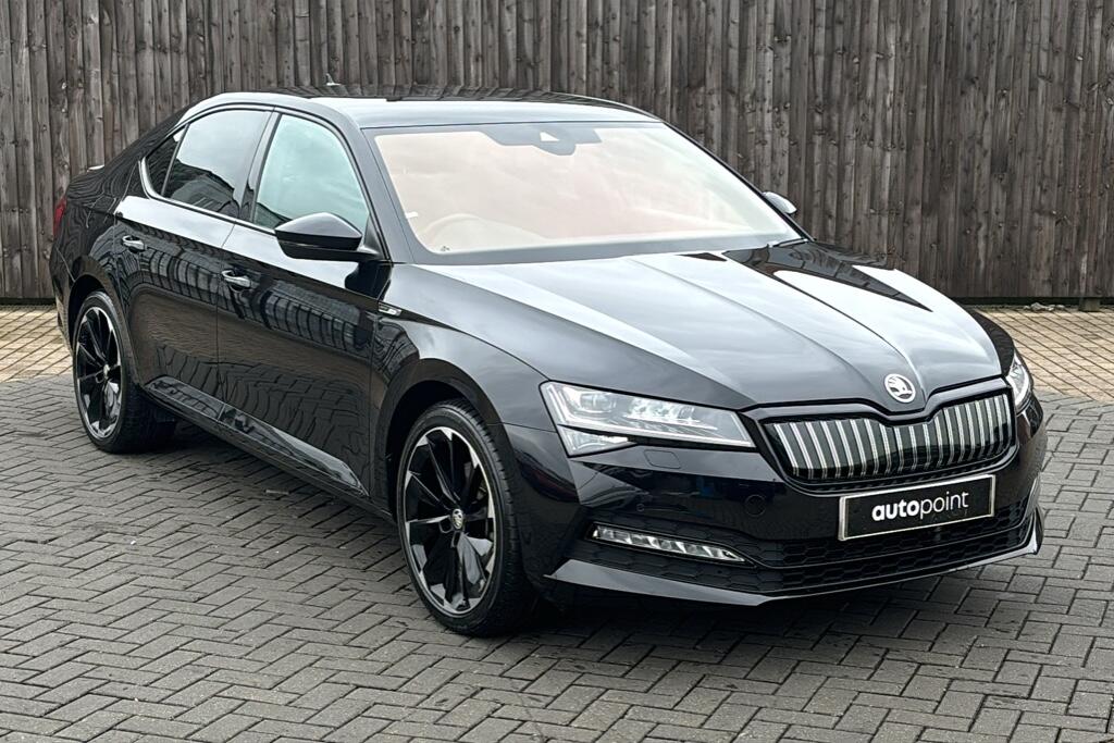 Main listing image - Skoda Superb