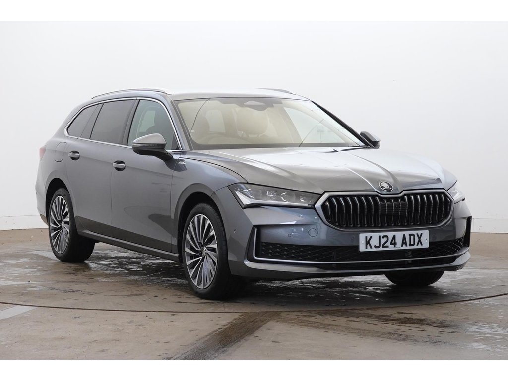 Main listing image - Skoda Superb Estate